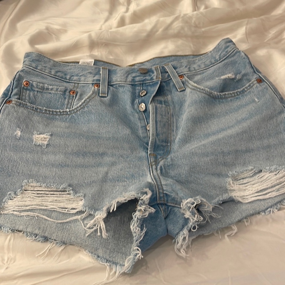 BRAND NEW Levi’s 501 cut off Jean shorts size 30W